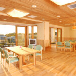 3階ユニットにあるキッチン前のホールとデッキです。