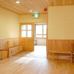 各ユニットの出入り口(玄関)を内側から外を見た様子です。