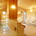 大きなデイ風呂でスロープになっており風呂用車イスでそのまま入れます。